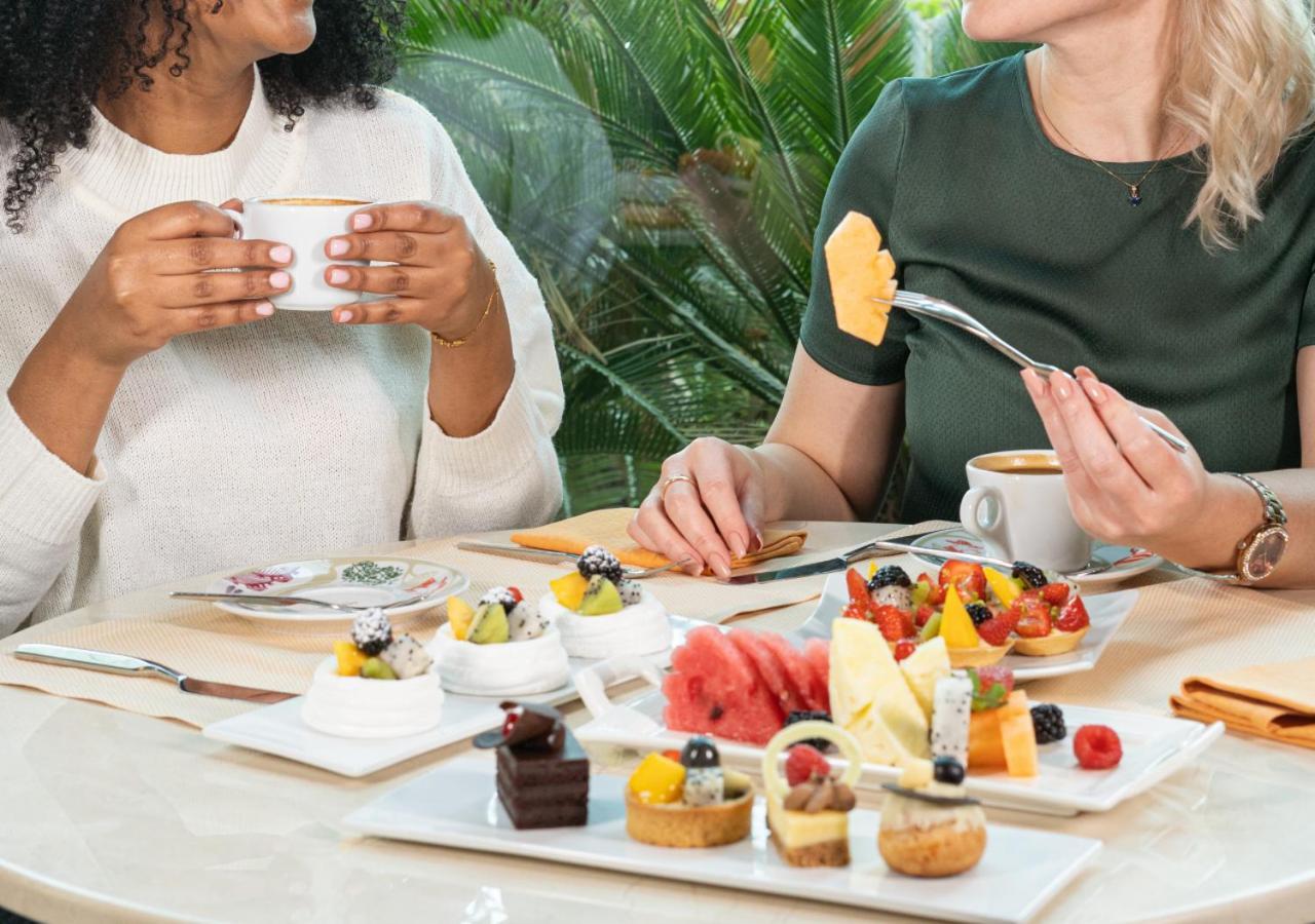 City Centre Rotana Doha Exterior foto A typical afternoon tea