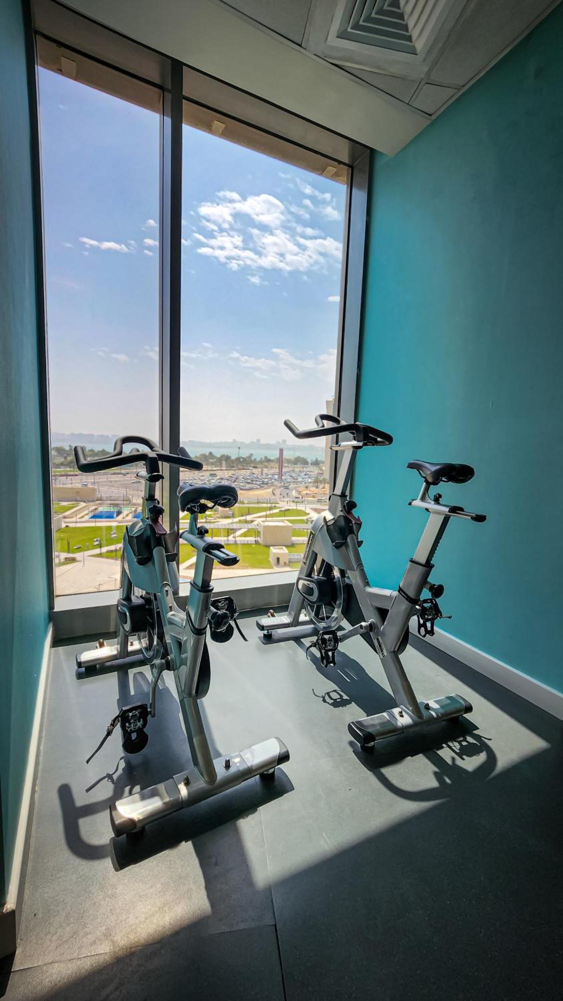 City Centre Rotana Doha Exterior foto The gym at the hotel