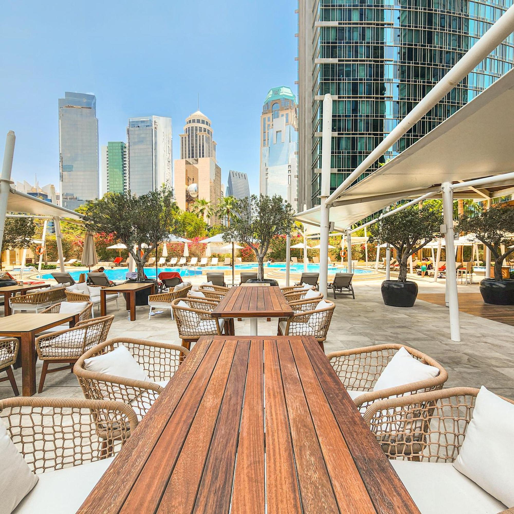 City Centre Rotana Doha Exterior foto The pool at The Westin